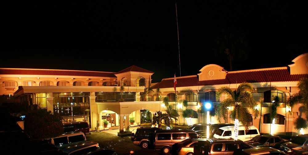 Hotel Del Rio Iloilo City Buitenkant foto